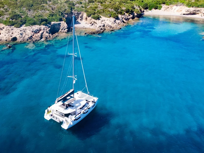 h1_catamaran_800-600